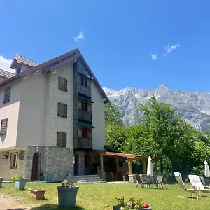  Hotel Molla Albania
